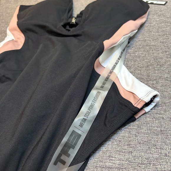 TA3 Brazilian Plungey Keyhole Contour, Size Large - Picture 8 of 9